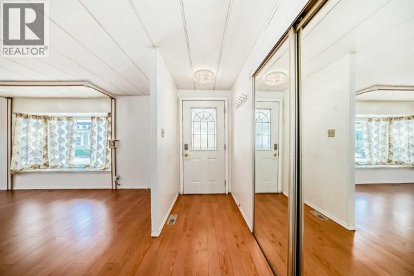 2pc Bathroom - 212, 3223 83 Street Nw, Calgary, AB T3B5N4 Photo 5