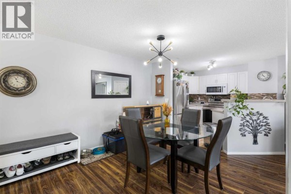 Primary Bedroom - 212, 4000 Citadel Meadow Point Nw, Calgary, AB T3G5N5 Photo 4