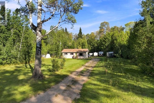 Bedroom - 212, 69402 Rge Rd 82, Grovedale, AB T0H1X6 Photo 2