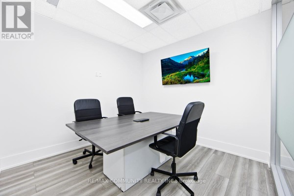 212 - 105 Gordon Baker Road, Toronto, ON M2H3P8 Photo 5