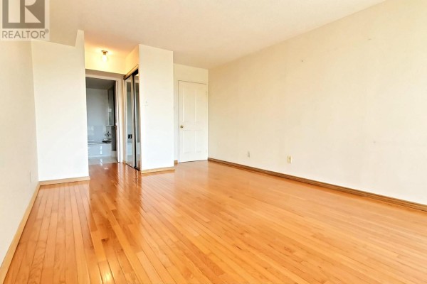 Kitchen - 212 - 1121 Steeles Avenue, Toronto, ON M2R3W7 Photo 3