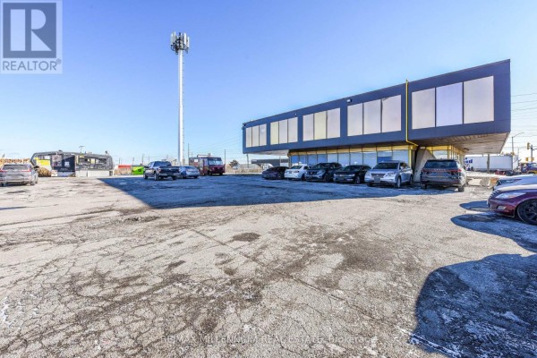 212 - 1300 Steeles Avenue E, Brampton