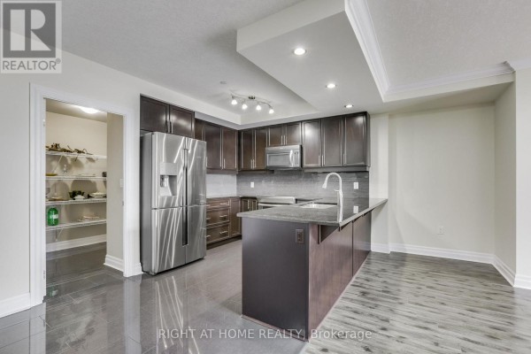 Living room - 212 - 240 Villagewalk Boulevard, London North, ON N6G0P6 Photo 5
