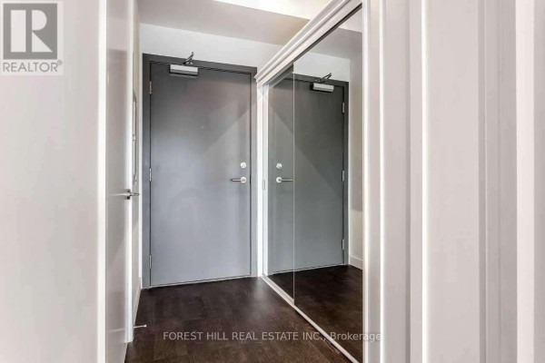 Living room - 212 - 246 Logan Avenue, Toronto, ON M4M0E9 Photo 4
