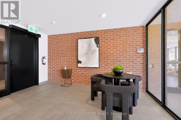 212 - 2799 Kingston Road, Toronto, ON M1M1N1 Photo 2
