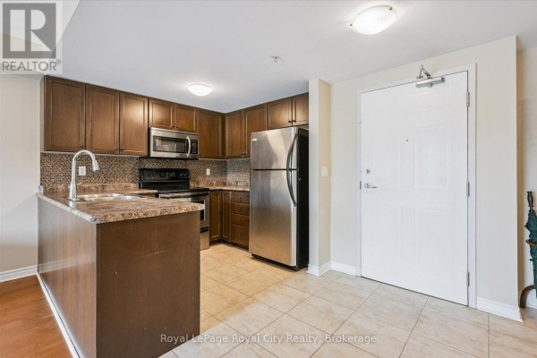 Living room - 212 - 37 Goodwin Drive, Guelph, ON N1L0E6 Photo 4