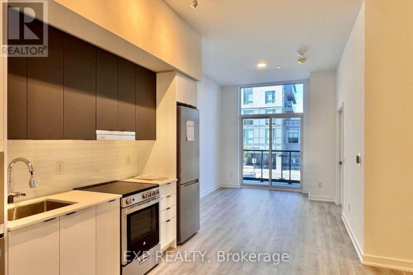 Living room - 212 - 5105 Hurontario Street, Mississauga, ON L4Z0C9 Photo 3