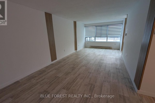 Eating area - 212 - 600 Grenfell Drive, London North, ON N5X2R8 Photo 5