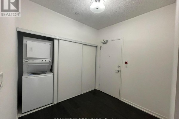 212 - 66 Forest Manor Road, Toronto, ON, photo 2