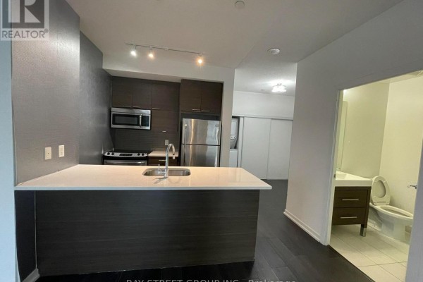 212 - 66 Forest Manor Road, Toronto, ON, photo 3
