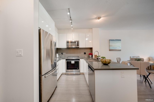212 15138 34th Avenue, Surrey, BC V3Z0Y5 Photo 5