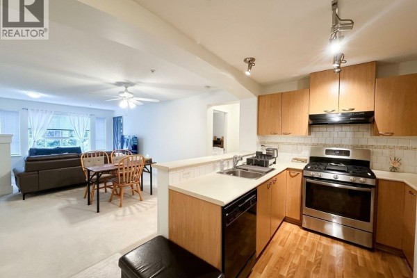 212 2958 Silver Springs Boulevard, Coquitlam, BC V3E3R9 Photo 5
