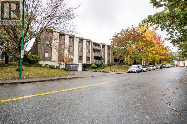212 3921 Carrigan Court, Burnaby, BC V3N4J7 Photo 4
