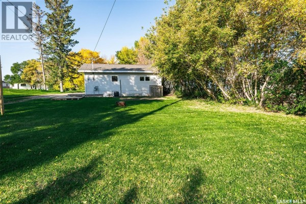 Living room - 212 5th Street E, Wynyard, SK S0A4T0 Photo 5
