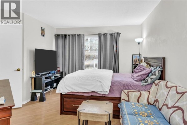 212 6939 Gilley Avenue, Burnaby, BC V5J4W8 Photo 3