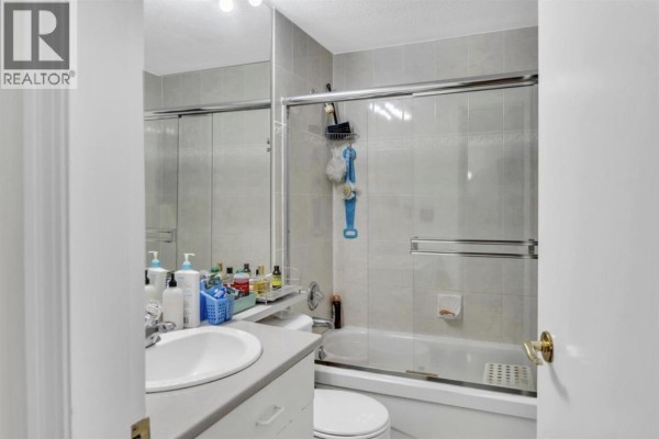 212 6939 Gilley Avenue, Burnaby, BC V5J4W8 Photo 5