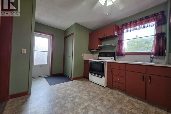 212 6th Avenue Ne, Swift Current, SK, photo 3