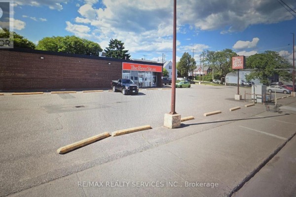212 Cumberland Street N, Thunder Bay, ON P7A4N1 Photo 4