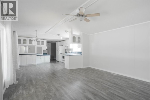 Bedroom - 212 Greenwich Lane, Fort Mcmurray, AB T9H3Z3 Photo 5