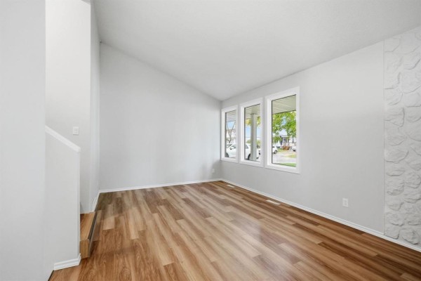 212 Lake Ridge Road, Winnipeg, MB R2K1K4 Photo 3