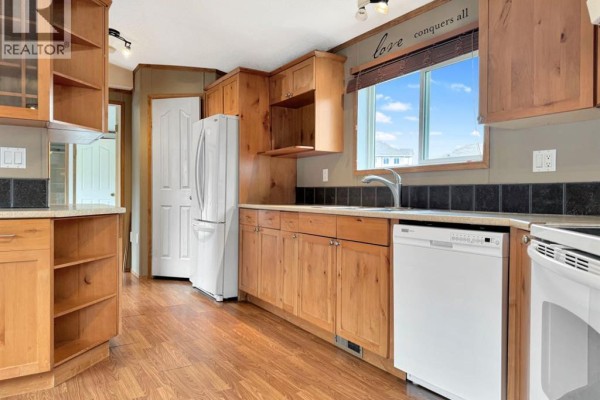 4pc Bathroom - 212 Mawdsley Crescent, Grande Cache, AB T0E0Y0 Photo 5