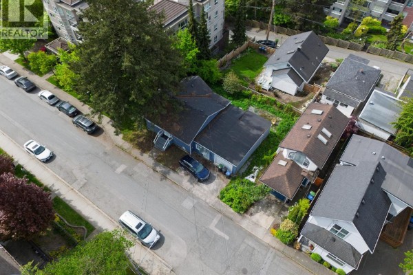 212 Mowat Street, New Westminster, BC V3M4B2 Photo 3