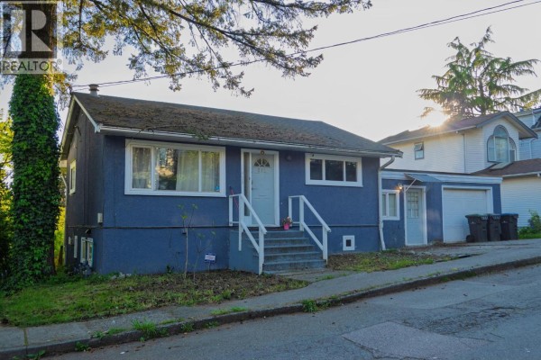 212 Mowat Street, New Westminster, BC V3M4B2 Photo 4