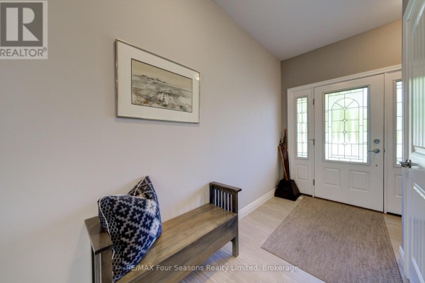 Living room - 212 Pearson Street, Meaford, ON N4L1Y4 Photo 5
