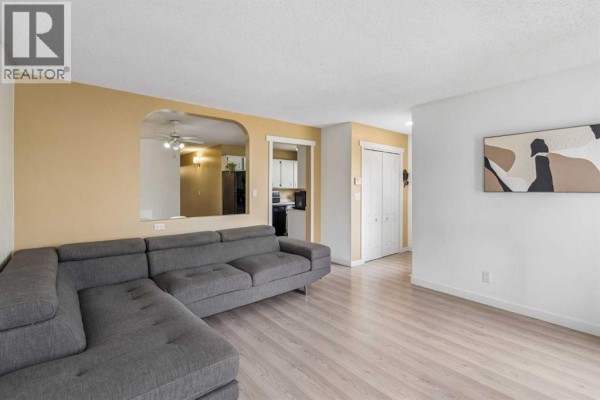 Sunroom - 212 Whitman Place Ne, Calgary, AB T1Y4H9 Photo 5