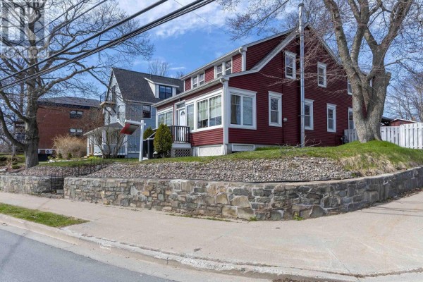 Family room - 212 Windmill Road, Old Dartmouth, NS B3A1G2 Photo 3