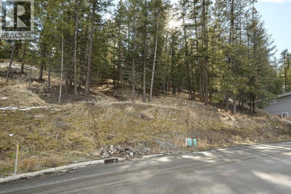 2120 Lupin Court, Kamloops, BC, photo 2