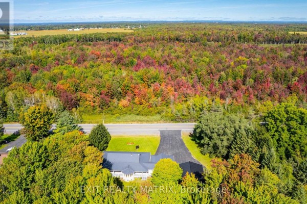 2120 Russland Road, Russell, ON K0A3H0 Photo 2