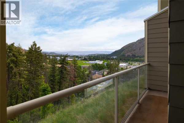 Kitchen - 2120 Shannon Ridge Drive Unit# 108, West Kelowna, BC V4T2Z3 Photo 2