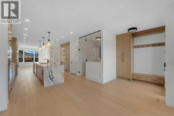 Kitchen - 2121 Mackay Road Nw, Calgary, AB T3B1C9 Photo 4