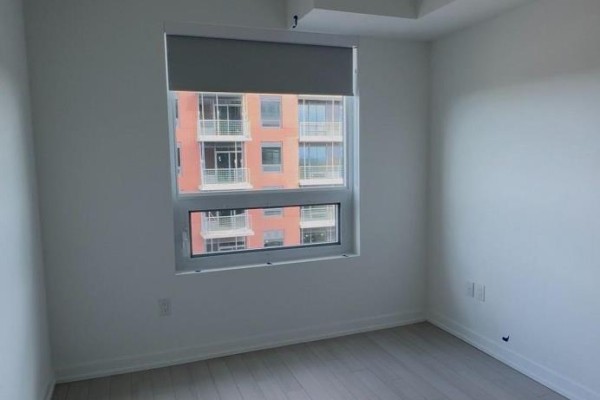 2122 - 4010 Eglinton Avenue W, Toronto, ON M9A0G5 Photo 3