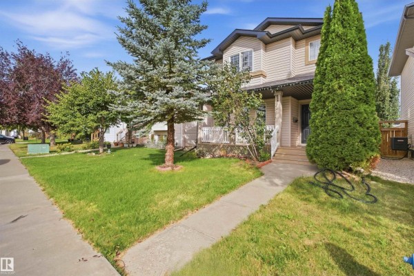 2122 37 Av Nw, Edmonton, AB, photo 2