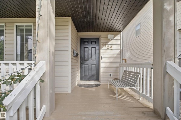 2122 37 Av Nw, Edmonton, AB, photo 3