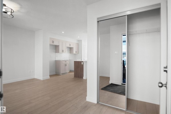 Kitchen - 21223 25 Av Nw, Edmonton, AB T5Y4G2 Photo 3