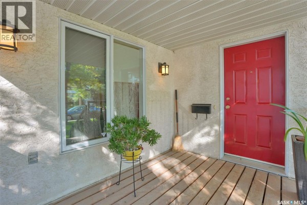 2pc Bathroom - 2124 Princess Street, Regina, SK S4V3Z6 Photo 5