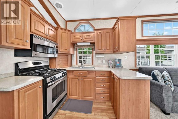 Dining room - 2127, 35468 30 Range, Rural Red Deer County, AB T4G0M3 Photo 4