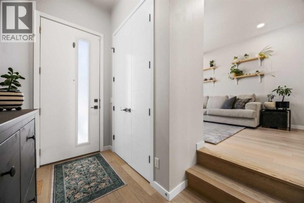 2127 12 Street Nw, Calgary, AB, photo 2