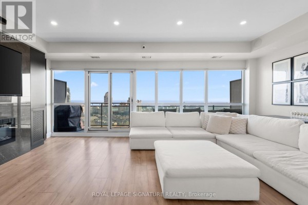 2128 - 165 Legion Road, Toronto, ON, photo 2