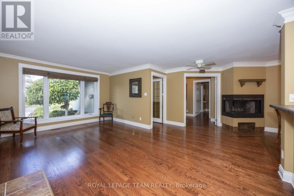 Utility room - 2128 Benjamin Avenue, Ottawa, ON K2A1P4 Photo 5