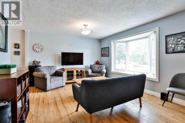 Dining room - 2129 9a Avenue S, Lethbridge, AB T1J1X9 Photo 5