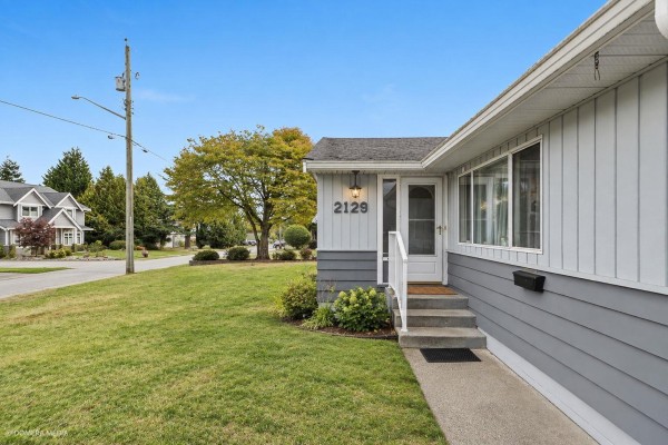 2129 Bowler Drive, Surrey, BC V4A4V8 Photo 5