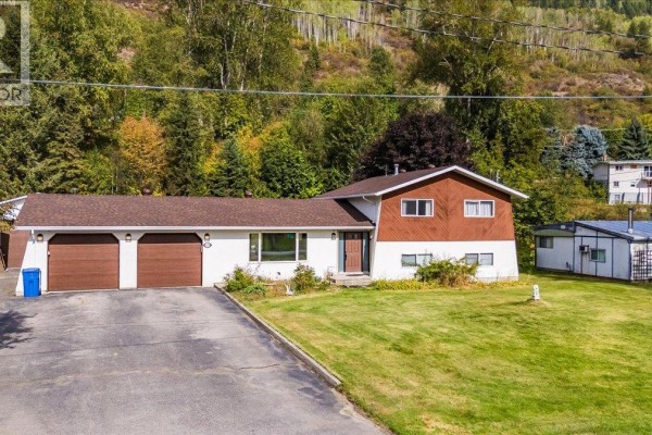 Bedroom - 2129 Raspberry Road, Castlegar, BC V1N4T6 Photo 2