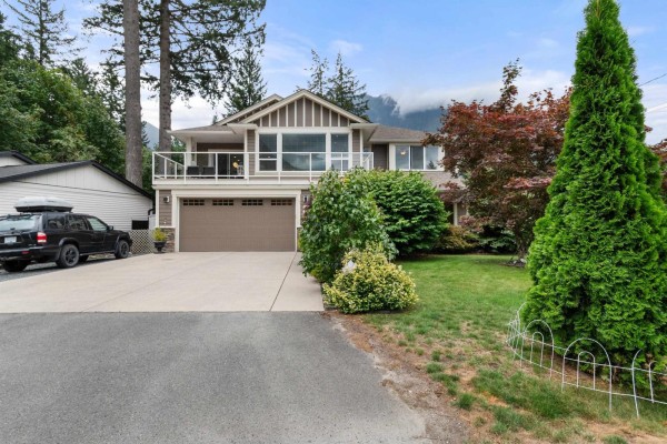 21296 Lakeview Crescent, Kawkawa Lake, Hope, BC, photo 2