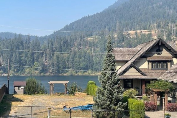 21296 Lakeview Crescent, Kawkawa Lake, Hope, BC, photo 3