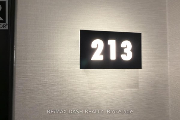 213 - 1037 The Queensway Avenue, Toronto, ON M8Z0H5 Photo 4