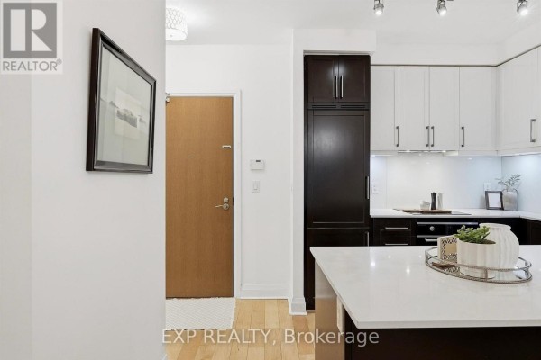 Dining room - 213 - 21 Clairtrell Road, Toronto, ON M2N5J7 Photo 2